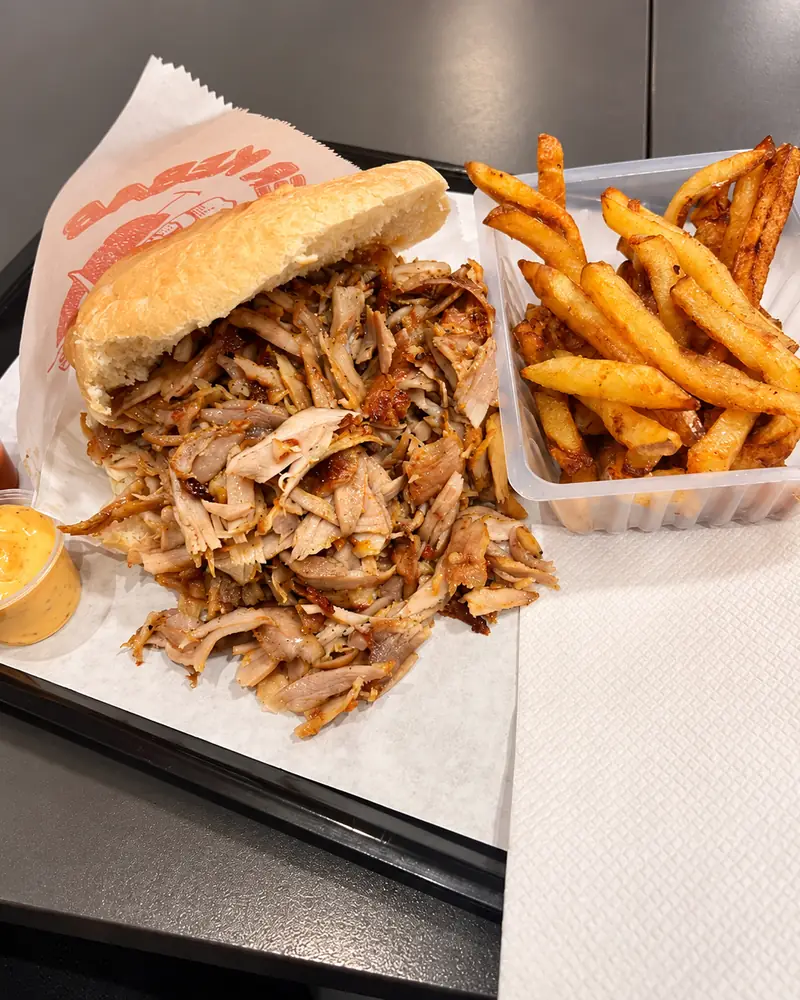 Kebab en pain rond, frites et sauce, avis client Karim B., Fresh Food Colomiers